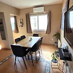 2br Beachside Escape, Short 7-min Walk To Shore Apartament