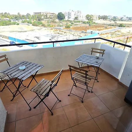 2br Beachside Escape, Short 7-min Walk To Shore * Larnaca