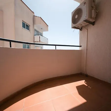 2br Beachside Escape, Short 7-min Walk To Shore Apartament