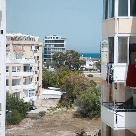 2br Beachside Escape, Short 7-min Walk To Shore