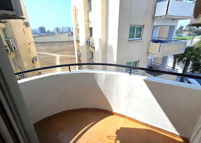 Charming 2br Classic Flat With Fast Wi-fi Lárnaca