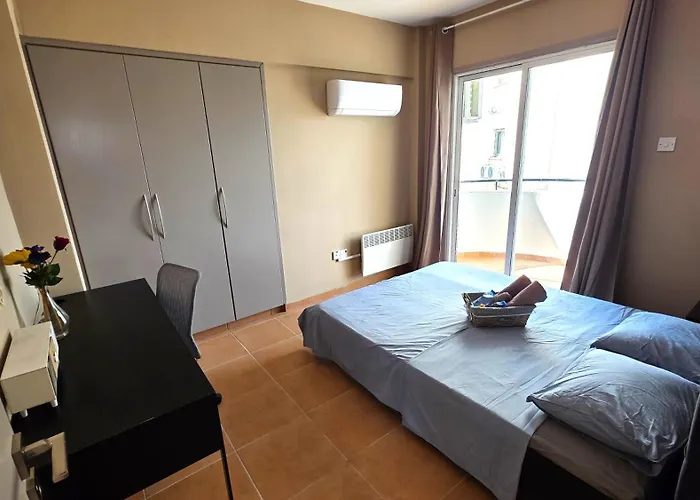 Charming 2br Classic Flat With Fast Wi-fi Lárnaca