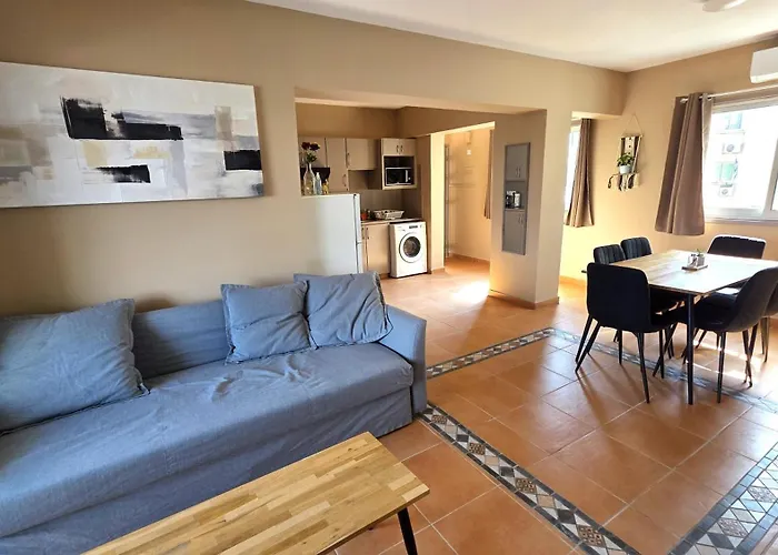 Apartament Charming 2br Classic Flat With Fast Wi-fi