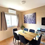 2br Beachside Escape, Short 7-min Walk To Shore Larnaca